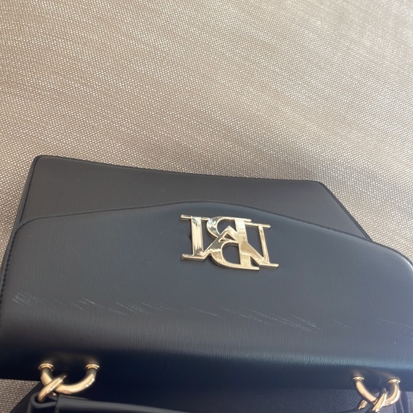 Badgley Mischka Authentic Black Gold Logo Handbag vintage design new condition - Picture 5 of 7